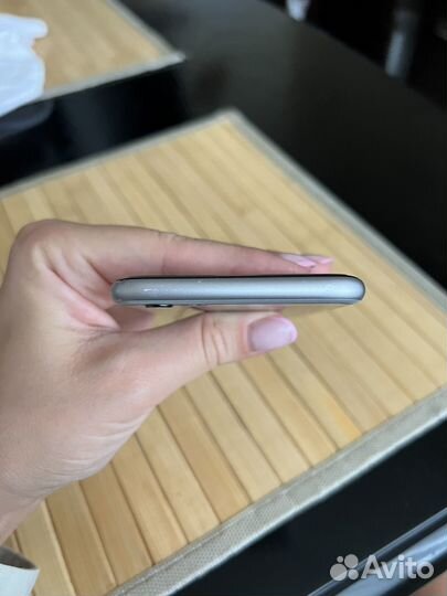 Телефон iPhone 6s