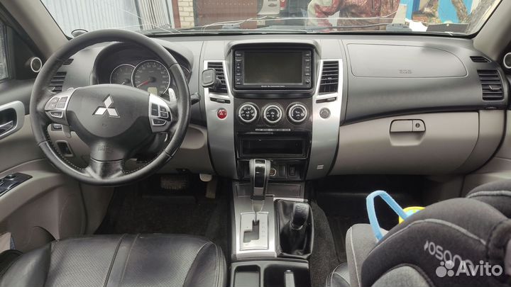 Mitsubishi Pajero Sport 2.5 AT, 2012, 238 000 км