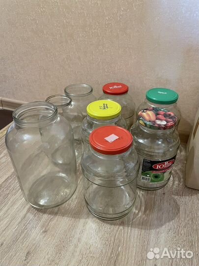 Банки стеклянные с винтовыми крышками