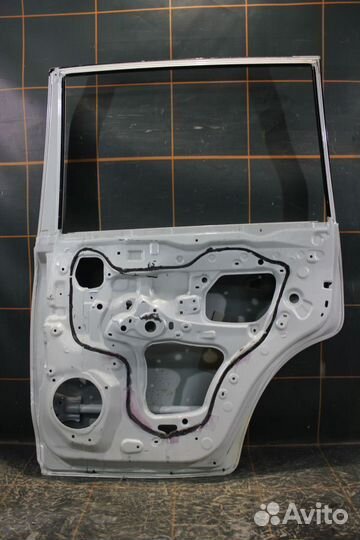 Дверь задняя правая - Lexus LX 3