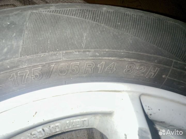 Yokohama BluEarth-ES ES32 175/65 R14 82H