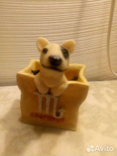 Сувенир собака/скорпион