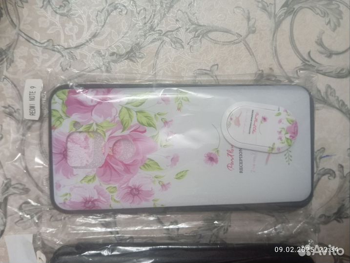 Чехлы на телефон