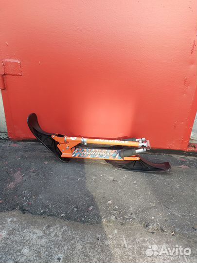 Детский снежный самокат