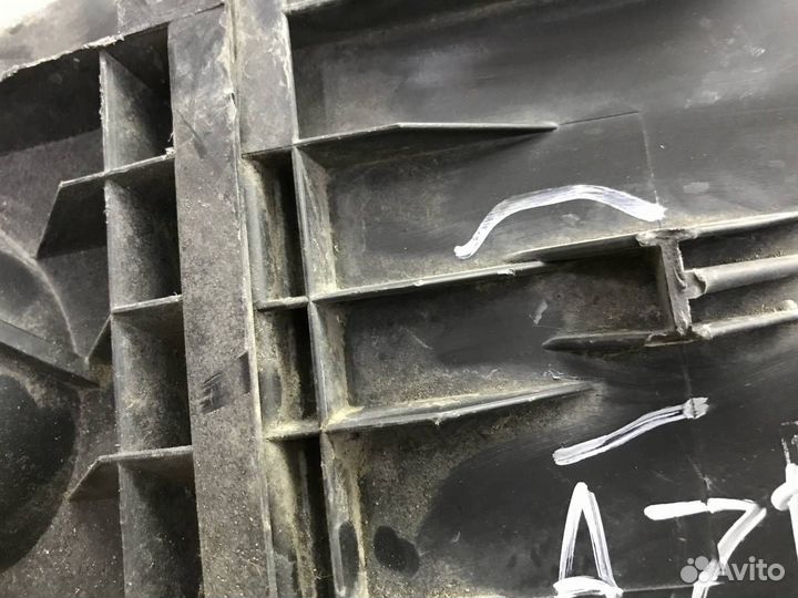 Корпус воздушного фильтра Toyota Noah R60 2001-200