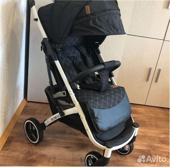 Прогулочная коляска новая