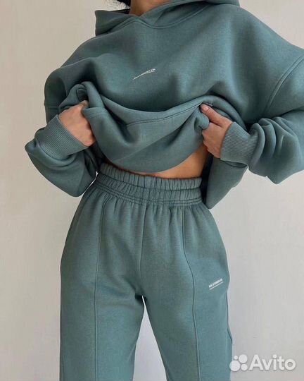 Спортивный костюм женский