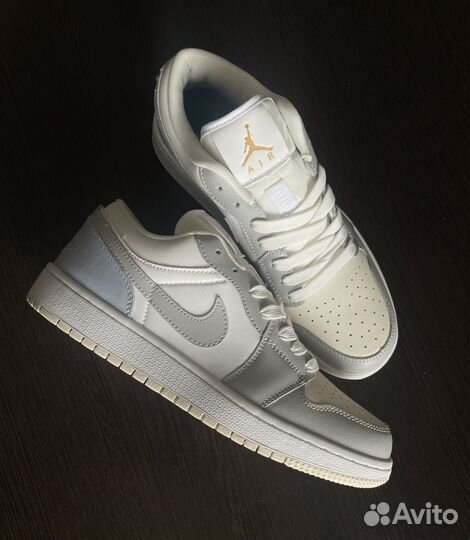 Кроссовки Nike Air Jordan 1 low белые