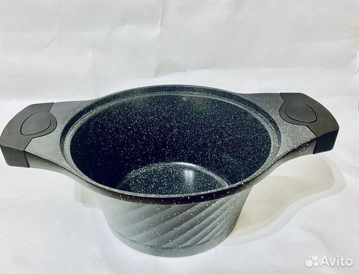 Набор кастрюль и сковородки