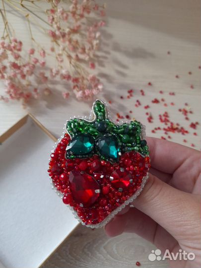 Брошь ручной работы