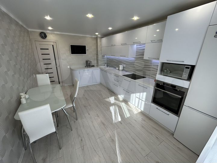 3-к. квартира, 81,2 м², 10/13 эт.