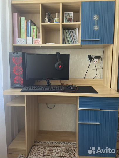Компьютерный стол