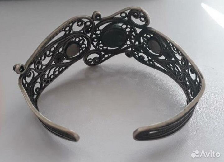 Браслет с зелеными камнями. Винтаж