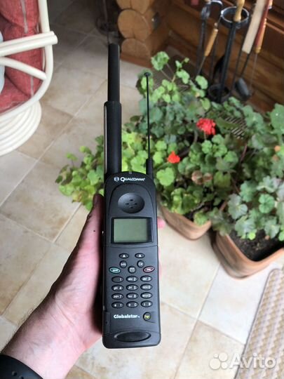 Спутниковый телефон globalstar