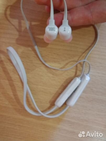 Беспроводные наушники jbl
