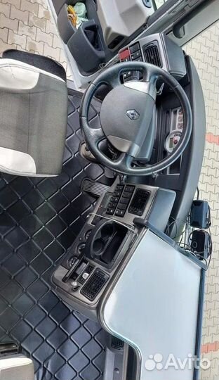Renault Magnum, 2011