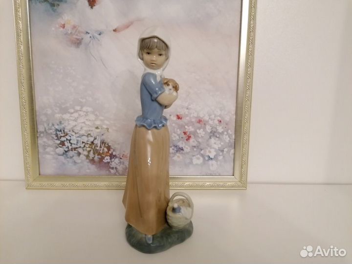Статуэтка Lladro Nao Девочка с щенком фарфор Испан