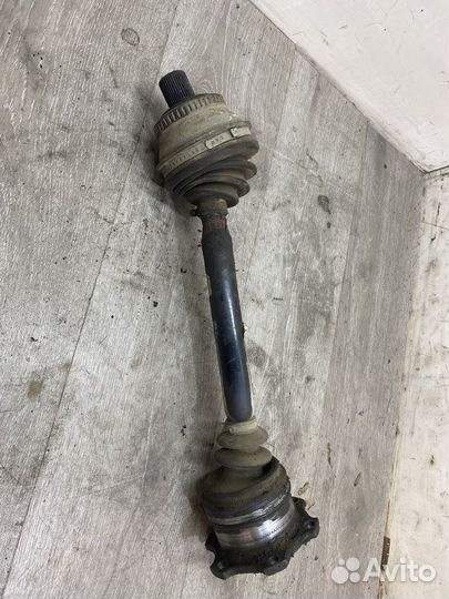 Привод передний правый Volkswagen Passat