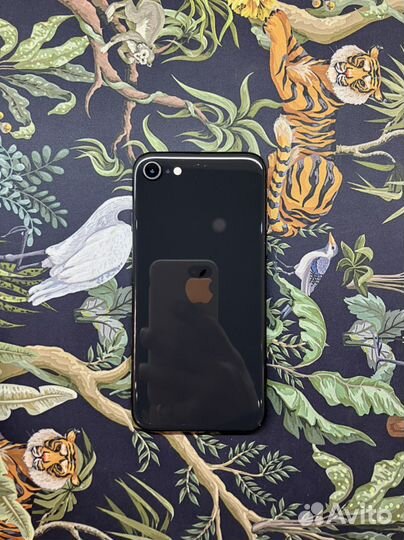 iPhone SE (2020), 64 ГБ