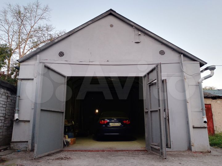 Гараж, > 30 м²
