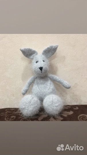 Заяц вязаный