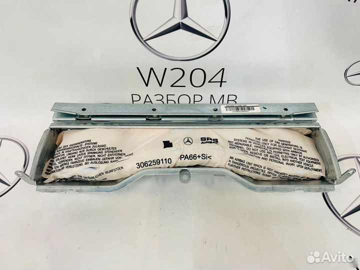 Коленная подушка водителя Mercedes W204