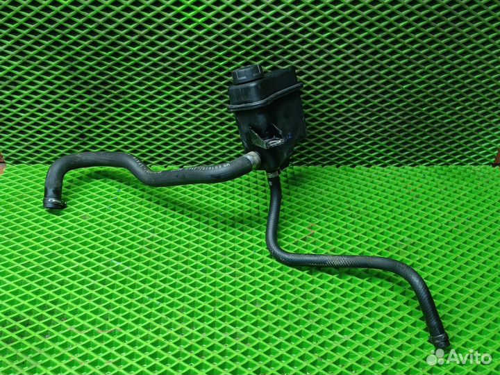 Бачок Гура Mitsubishi carisma