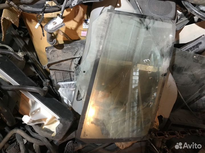 Стекло двойное задней правой двери бмв е38L