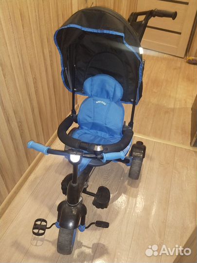 Коляска прогулочная с ручкой
