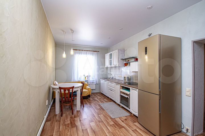 Дом 175 м² на участке 4,8 сот.