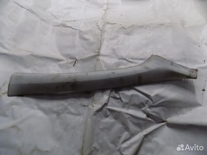 Обшивка стойки 508 2010