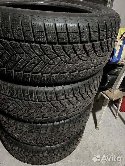 Goodyear UltraGrip 255/55 R19