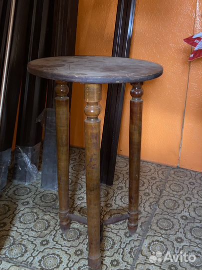 Столик круглый