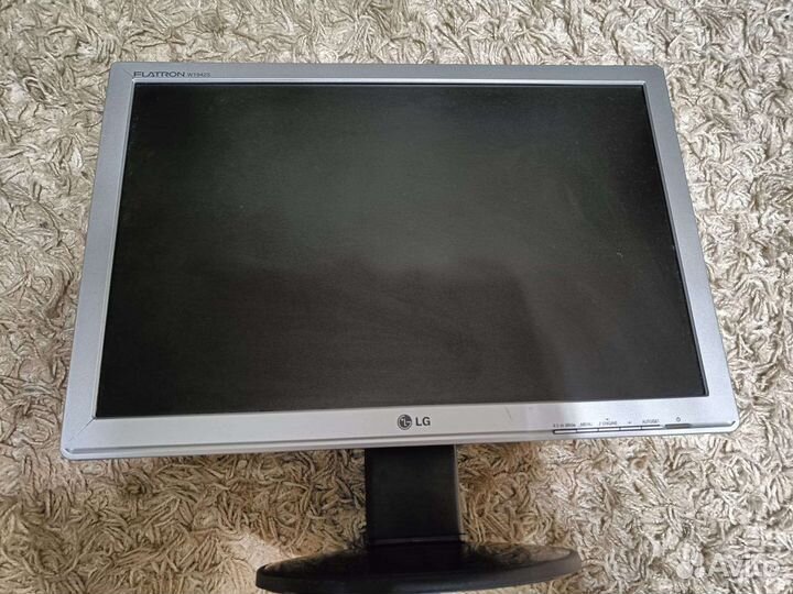 Монитор LG 22