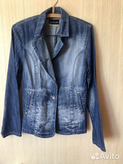 Куртка женская джинсовая