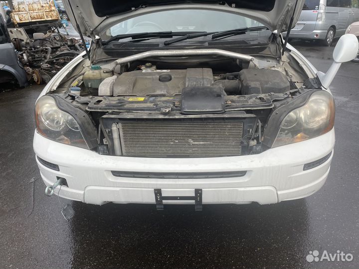 Бампер передний Вольво XC90 белый ICE white solid