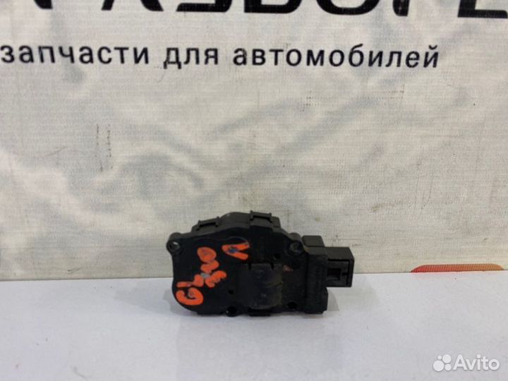 Сервопривод заслонки отопителя левый Mercedes-Benz