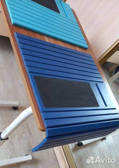 Столик-подлокотник