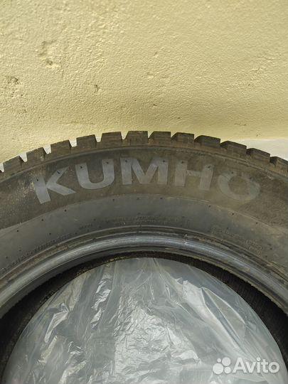 Kumho WinterCraft SUV Ice WS31 215/65 R16 98T