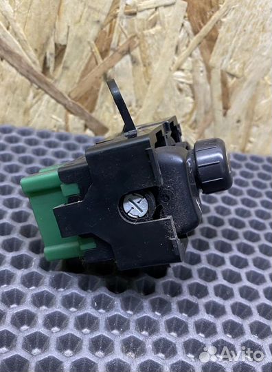 Регулировка зеркал Nissan Skyline V35