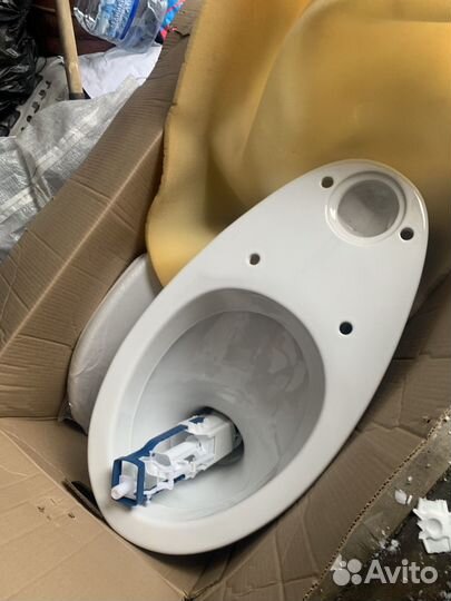 Унитаз с бачком новый