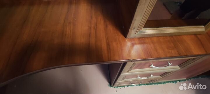 Угловой письменный стол