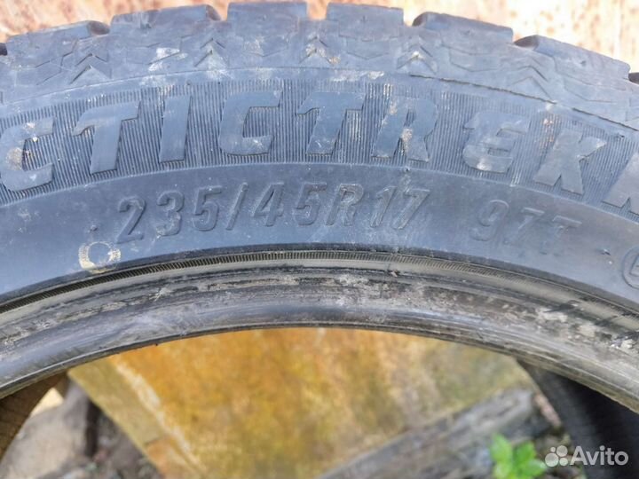 Maxxis AT-700 Bravo 235/45 R17 29M