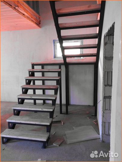 Лестницы на заказ / Лестница из металла