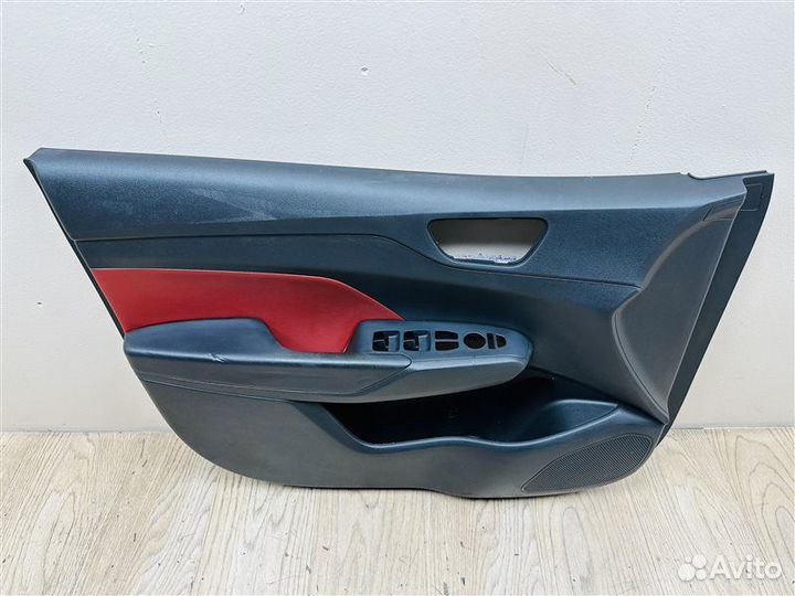 Обшивка двери передняя левая Hyundai Solaris 2