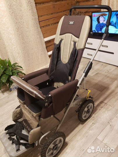 Инвалидное кресло