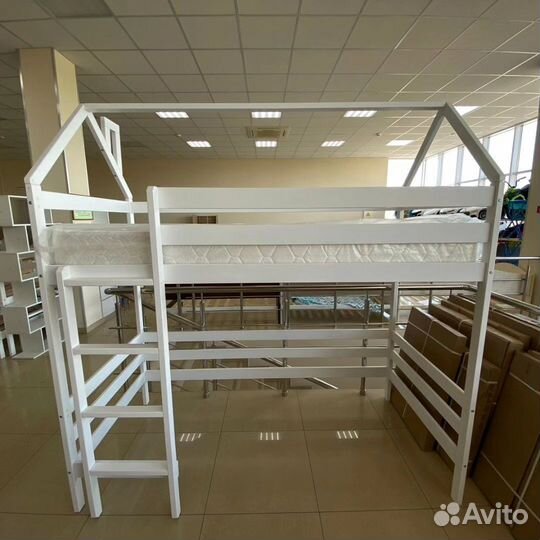 Кроватка чердак домик