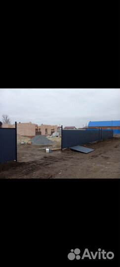 Заборы из профлиста и кирпича