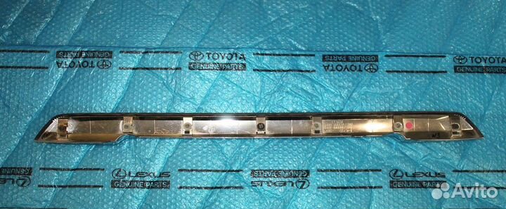 Молдинг багажника LX 570 рестайлинг 2 Оригинал бу