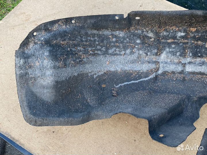 Подкрылок локер задний правый Audi A4 B8